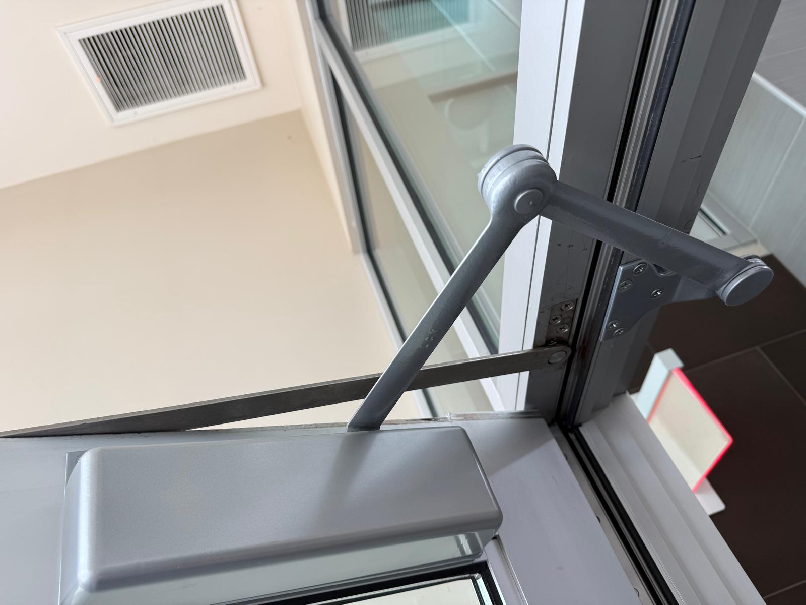 Commercial door closer installation in Chicago